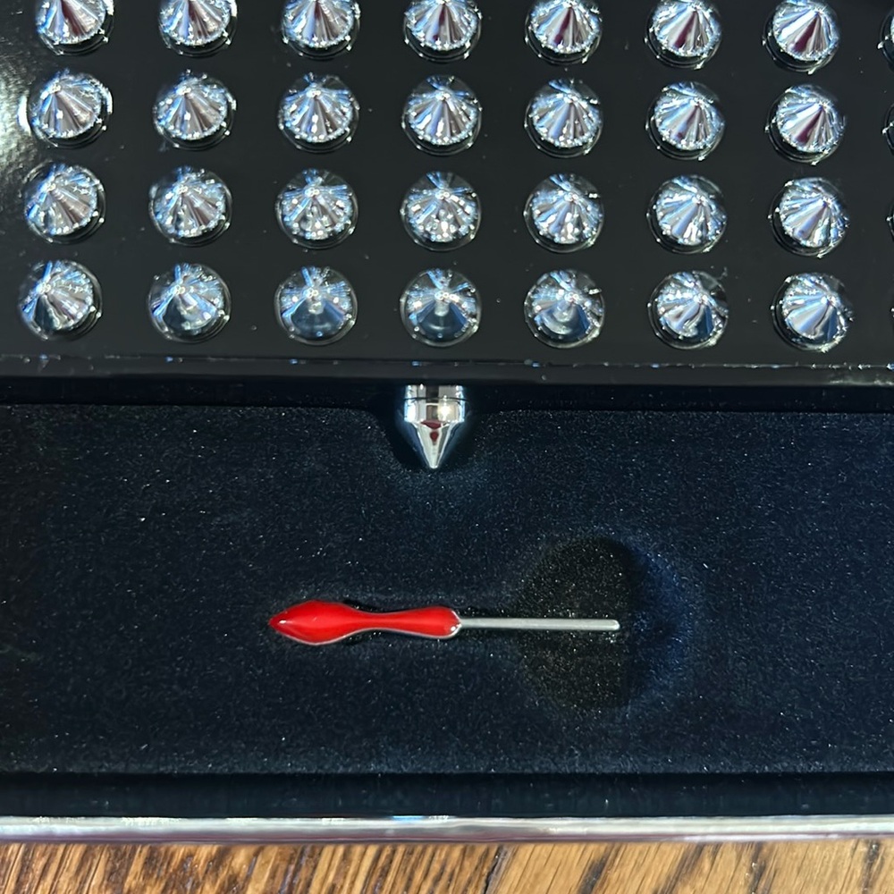 Christian Louboutin
Abracadabra La Palette Refillable Black Case - Picture 3 of 4